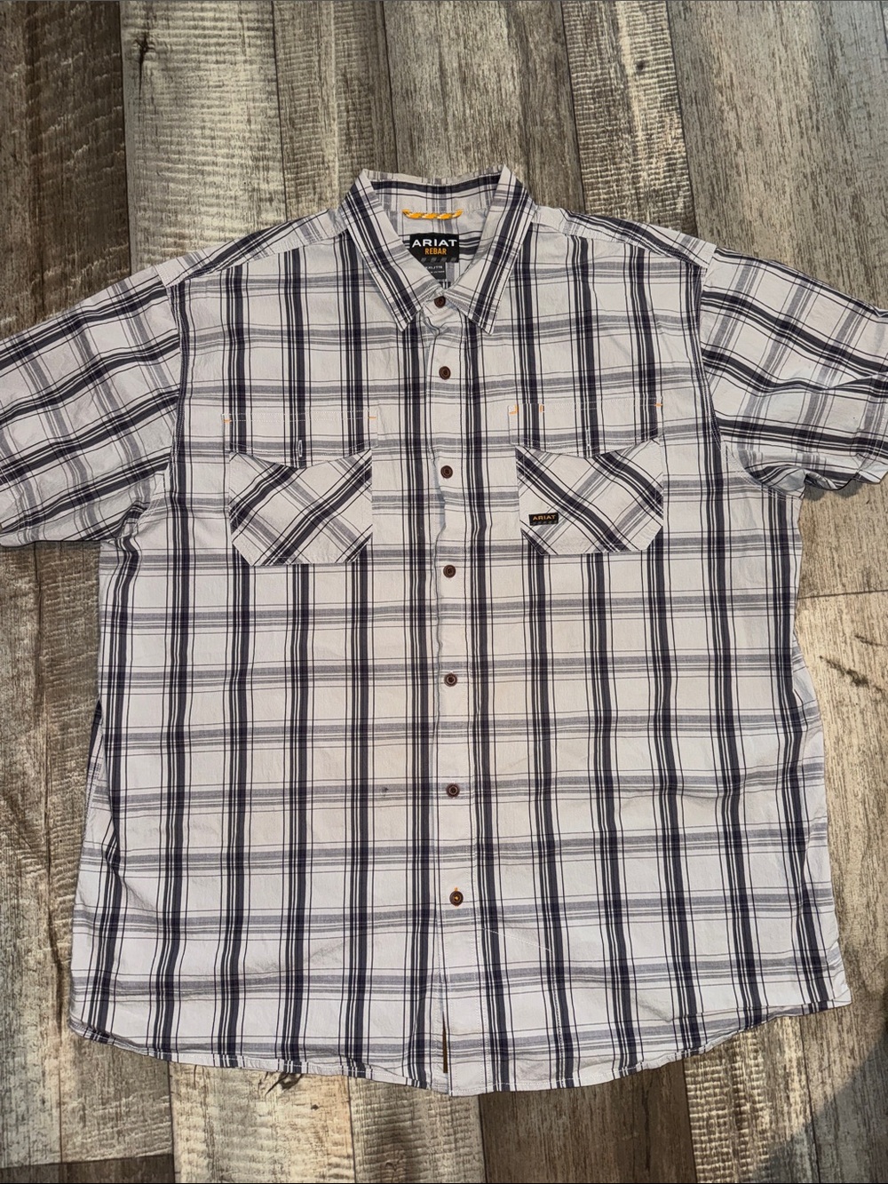 Ariat grey tone Plaid Short Sleeve Button-Down Shirt- size XXL